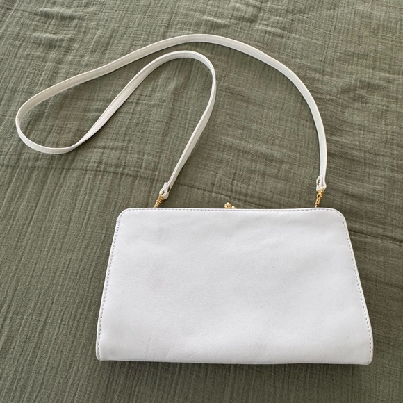 Elegant White Leather Shoulder Bag - Picture 1 of 2